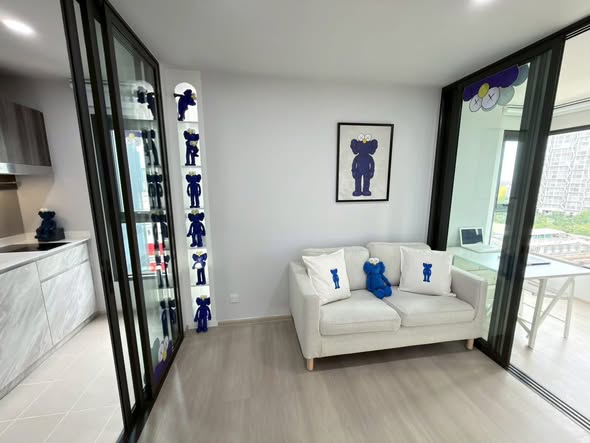 living room and room interior of Aspire Onnut Station