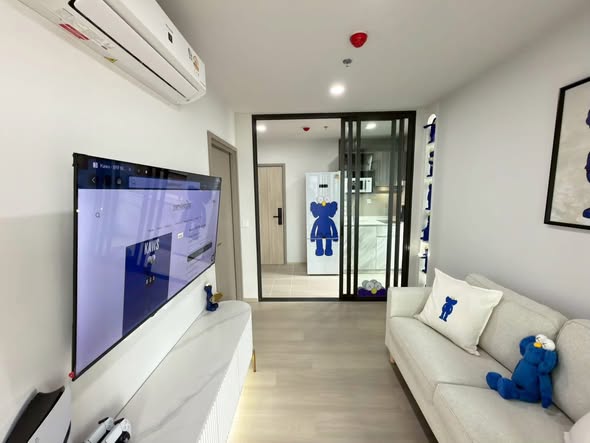 room interior of Aspire Onnut Station