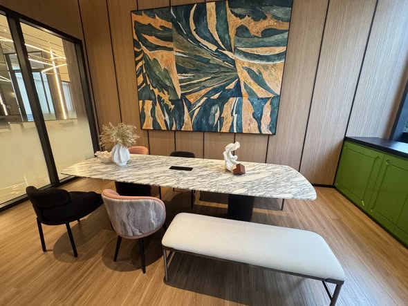 room interior of Aspire Onnut Station