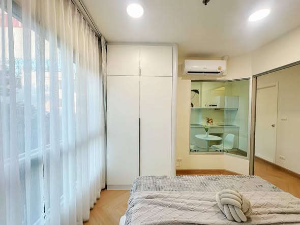 bedroom and room interior of Aspire Rama 4