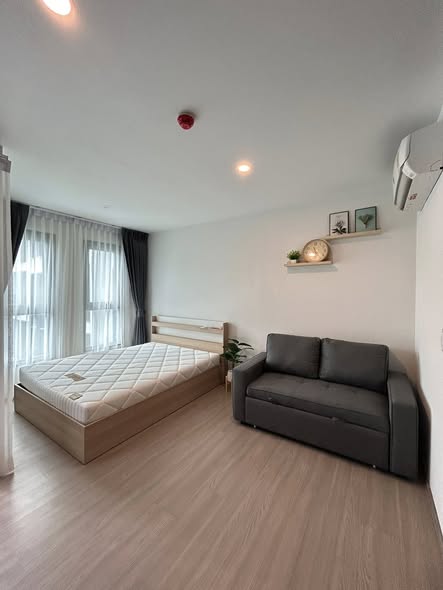 bedroom and living room of Aspire Ratchayothin