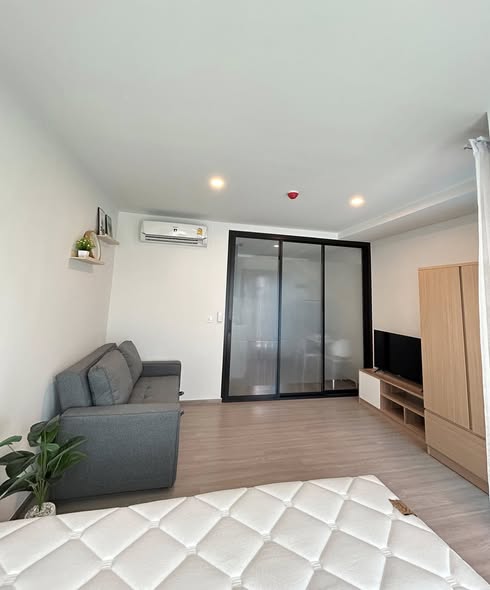 bedroom and room interior of Aspire Ratchayothin