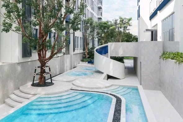 pool of Aspire Ratchayothin