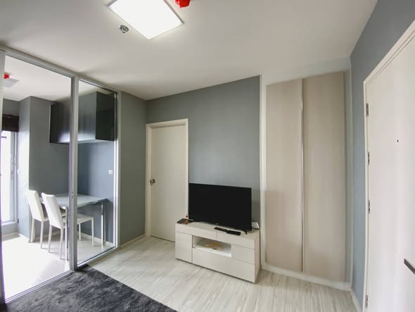 bedroom and room interior of Aspire Rattanathibet 2