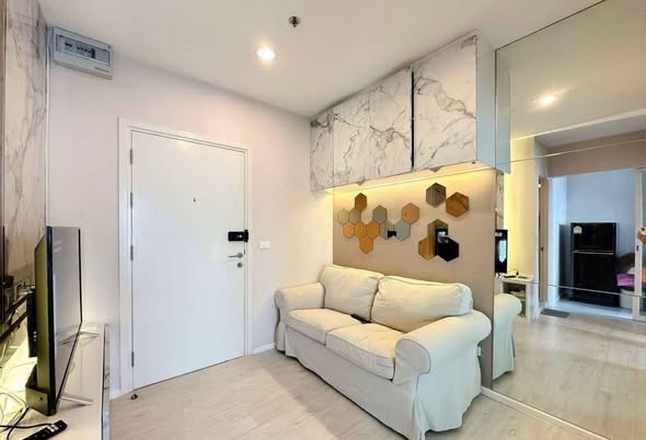 living room of Aspire Sathorn – Tha Phra