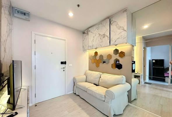 living room of Aspire Sathorn – Tha Phra