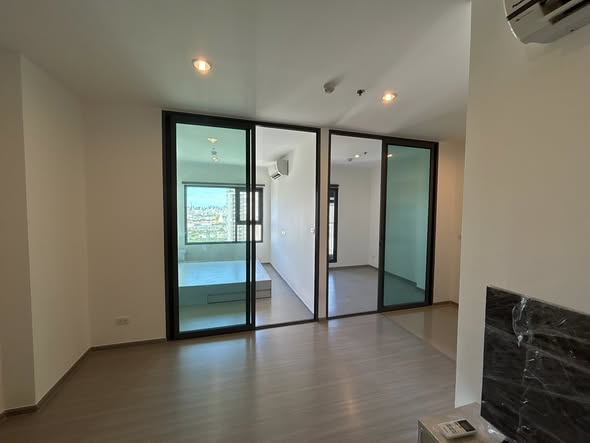 room interior of Aspire Sathorn-Ratchaphruek
