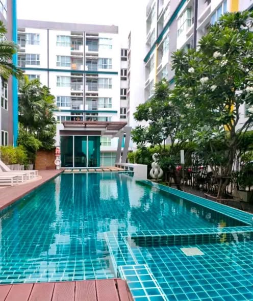 pool of Aspire Srinagarindra แอสปาย ศรีนครินทร์