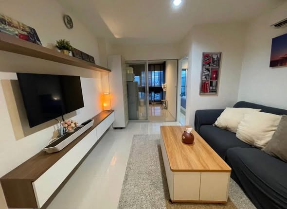 bedroom and living room of Aspire Sukhumvit 48