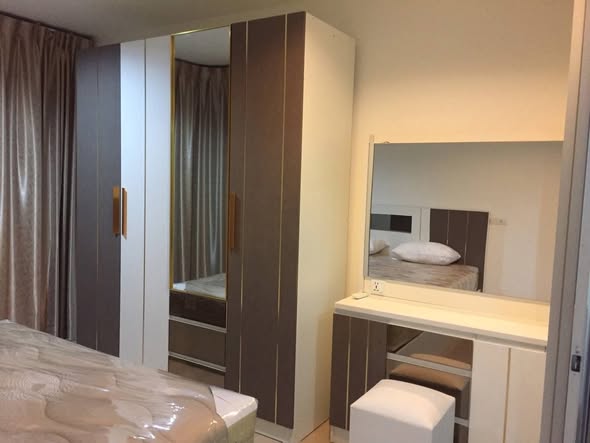 bedroom and room interior of Aspire Sukhumvit 48