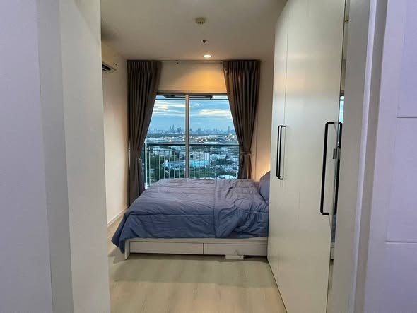 bedroom and room interior of Aspire Sukhumvit 48