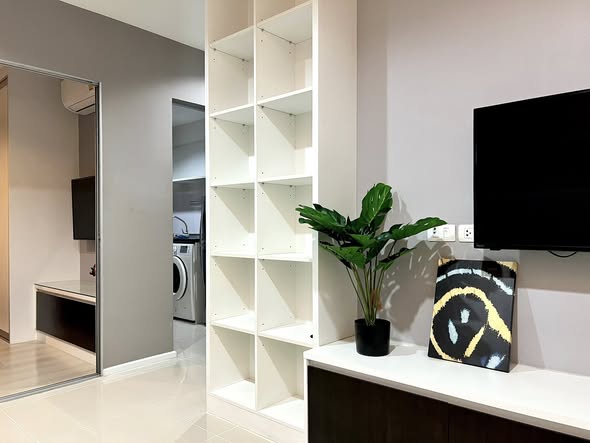 living room and room interior of Aspire Sukhumvit 48