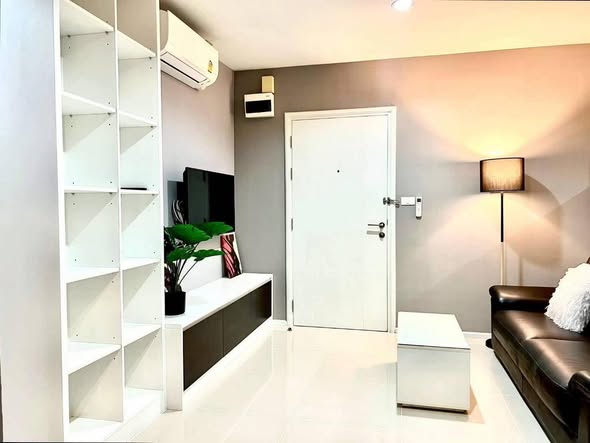 living room and room interior of Aspire Sukhumvit 48