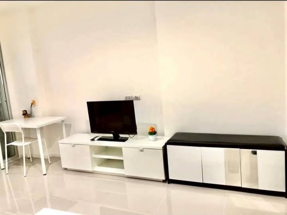 living room and room interior of Aspire Sukhumvit 48
