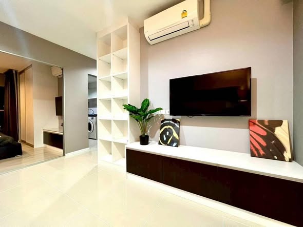 living room and room interior of Aspire Sukhumvit 48