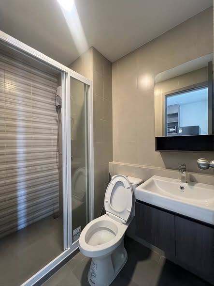 bathroom of Aspire Sukhumvit-Rama 4