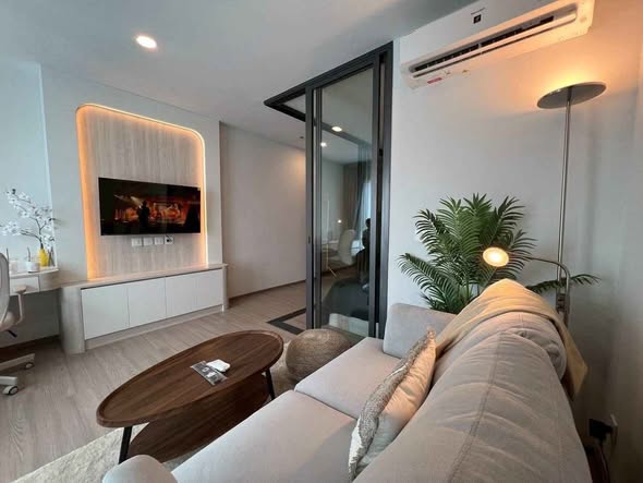 bedroom and living room of Aspire Sukhumvit-Rama 4