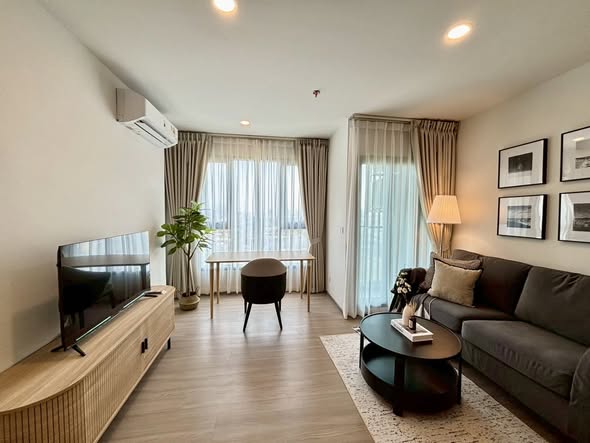 bedroom and living room of Aspire Sukhumvit-Rama 4