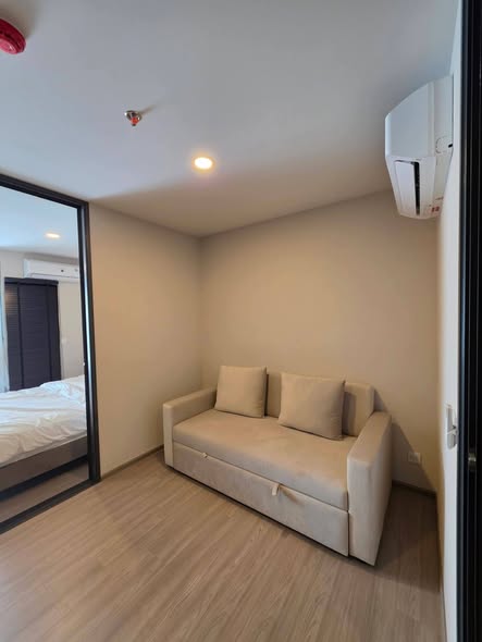 bedroom and room interior of Aspire Sukhumvit-Rama 4