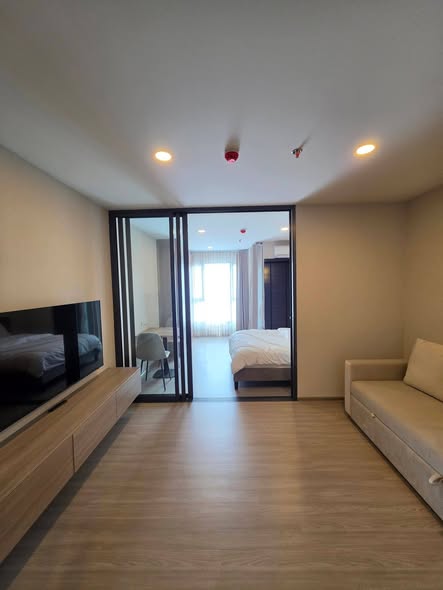 bedroom and room interior of Aspire Sukhumvit-Rama 4