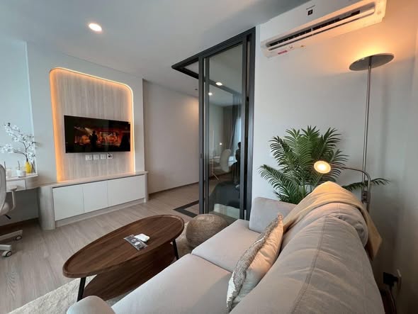 living room and bedroom of Aspire Sukhumvit-Rama 4