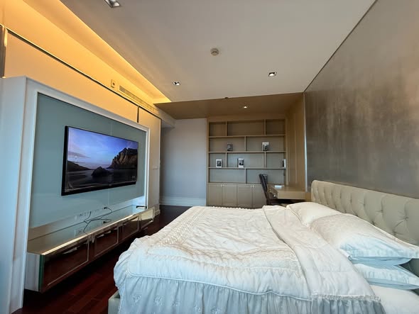 bedroom of Athenee Residence