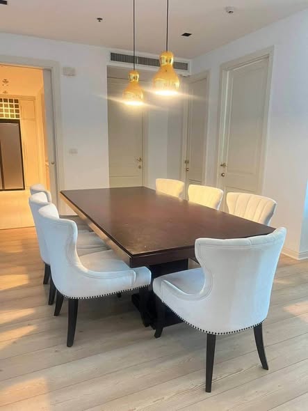 room interior of Athenee Residence