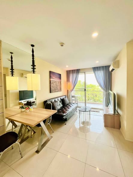 living room and bedroom of Atlantis Condo Resort Pattaya