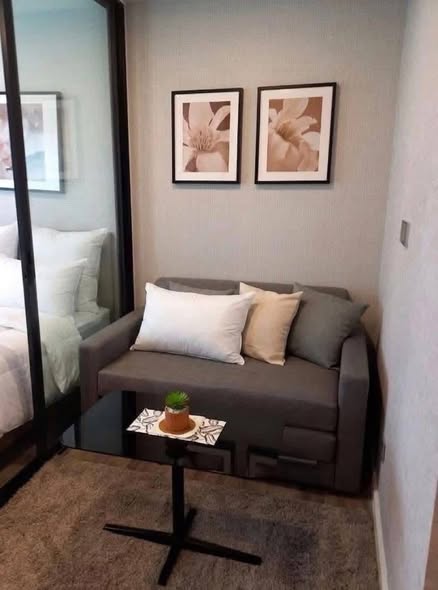 bedroom and living room of Atmoz รัชดา-ห้วยขวาง คอนโด