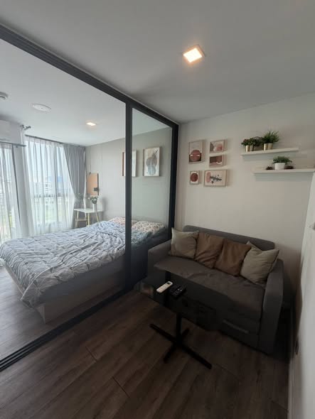 bedroom and room interior of Atmoz รัชดา-ห้วยขวาง คอนโด