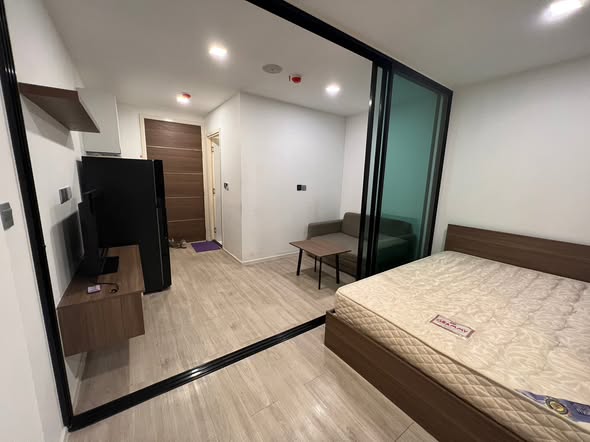 bedroom and room interior of Atmoz Ladprao 71