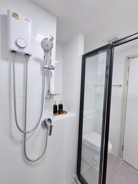 bathroom of Atmoz Palacio Ladprao Wanghin | แอทโมซ พาลาซิโอ ลาดพร้าว วังหิน
