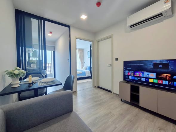 living room and room interior of Atmoz Palacio Ladprao Wanghin | แอทโมซ พาลาซิโอ ลาดพร้าว วังหิน