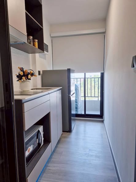 room interior and bathroom of Atmoz Palacio Ladprao Wanghin | แอทโมซ พาลาซิโอ ลาดพร้าว วังหิน