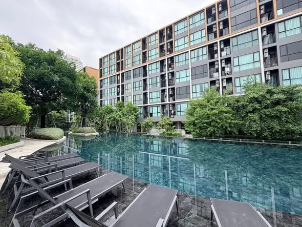pool of Atmoz Tropicana Bangna