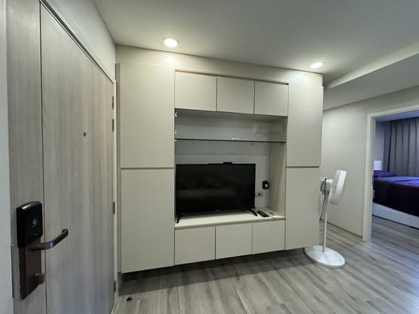 bedroom and room interior of ATTITUDE BEARING CONDOMINIUM