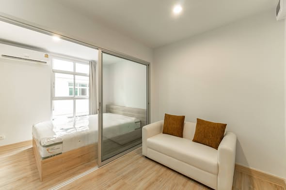 bedroom and room interior of B5 Kirin Condo Rajapruk