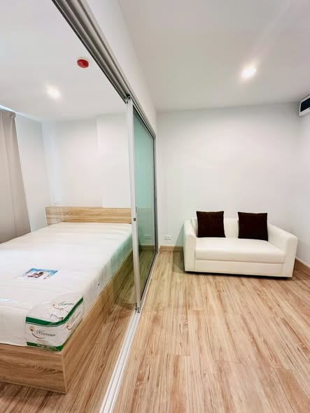 bedroom and room interior of B5 Kirin Condo Rajapruk