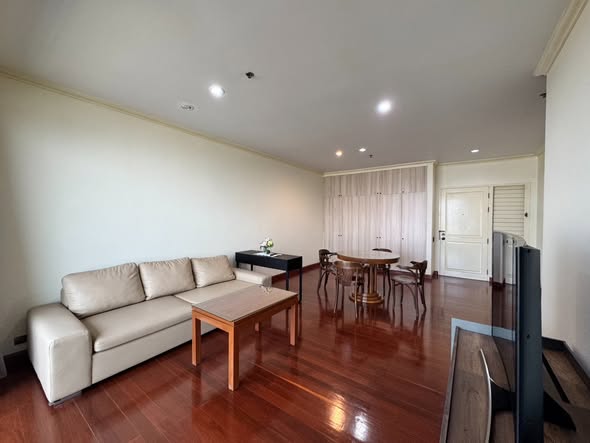 living room of Baan Chaopraya