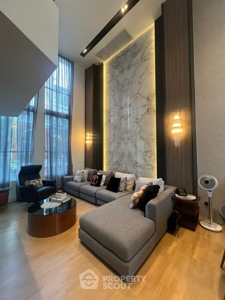 living room of Baan klang Krung (British Town – Thonglor)