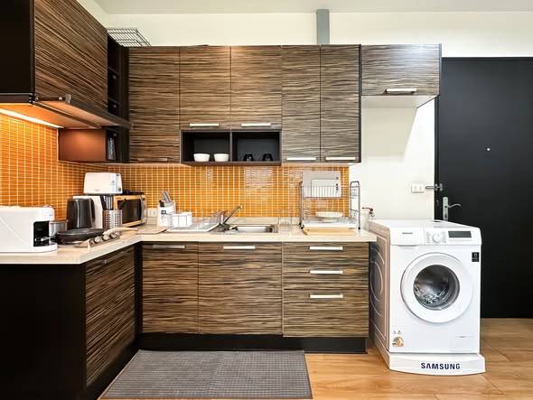 bathroom and kitchen of Baan Klang Krung Siam-Pathum Wan