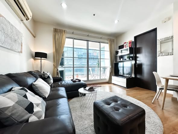 living room of Baan Klang Krung Siam-Pathum Wan