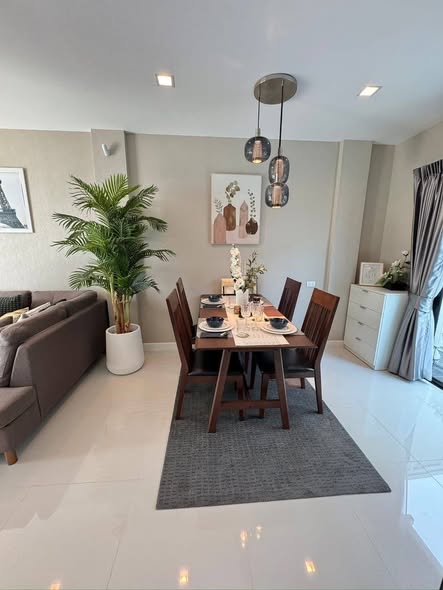 living room and room interior of Baan Klang Muang Chokchai 4