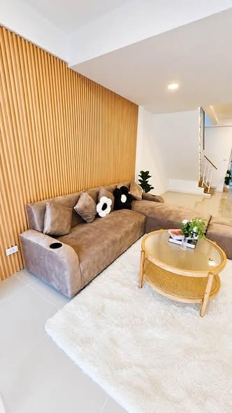 living room of Baan Klang Muang Lat Phrao 87
