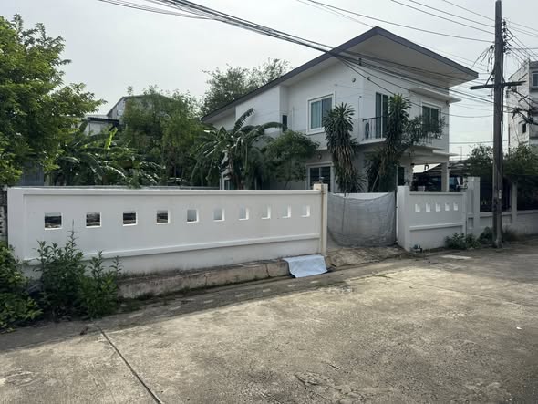Baan Klang Muang Nawamintr42