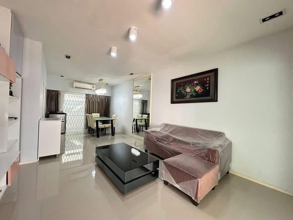 bedroom and living room of Baan Klang Muang Sukhumvit 77-On Nut 17