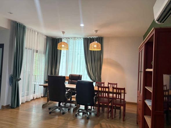 room interior of Baan Klang Muang Vibhavadi