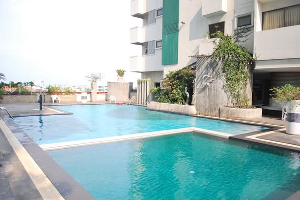 pool of Baan Onnut Condominium