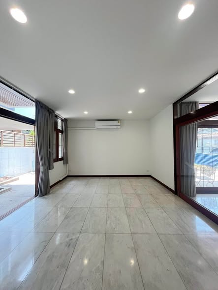 room interior of บ้านปรีดี ที่พักรายเดือน (Baan​ Pridi)