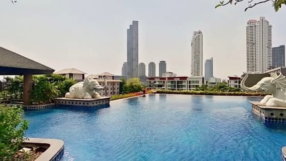 pool of Baan Sathorn Chao Phraya